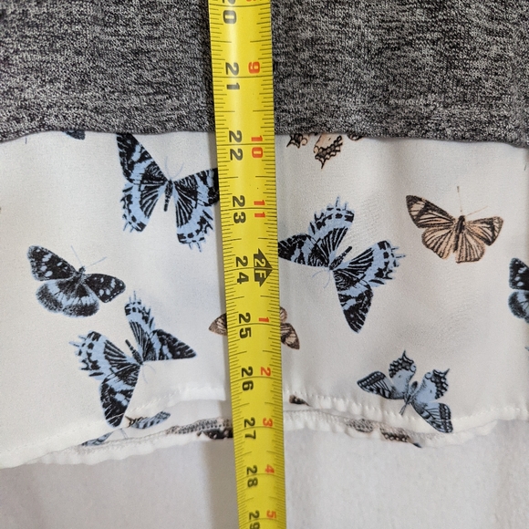 Casual Top - Picture 3 of 4